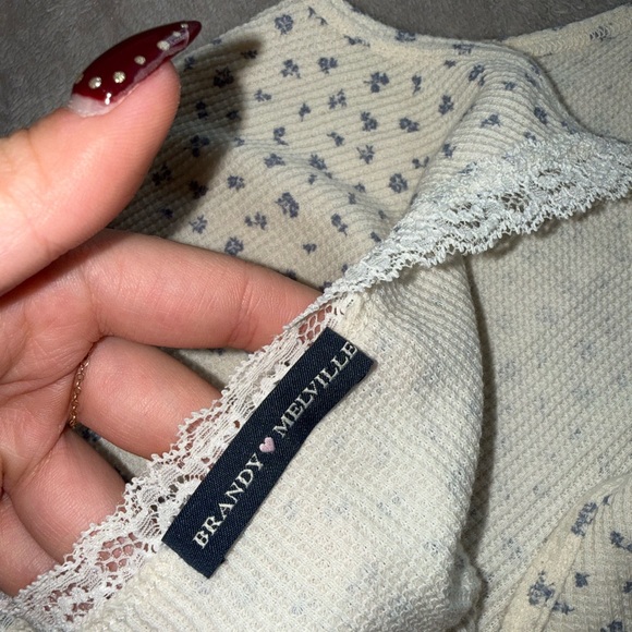NWOT Brandy Melville Top - Picture 4 of 4